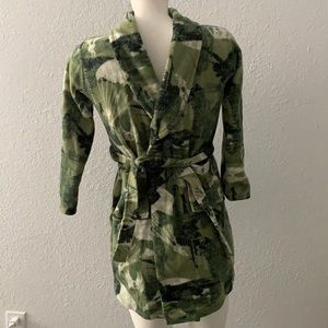 Cherokee boys bathrobe. Size 5/6 possibly.